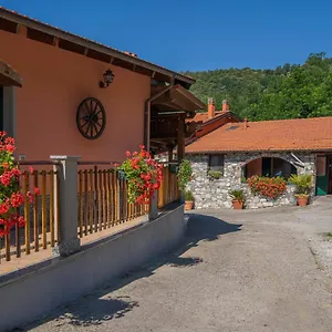  Alloggio per agriturismo 01234 - Agriturismo La Marpea, Esperienza In Mezzo Alla Natura E Al Cibo Tipico Italiano